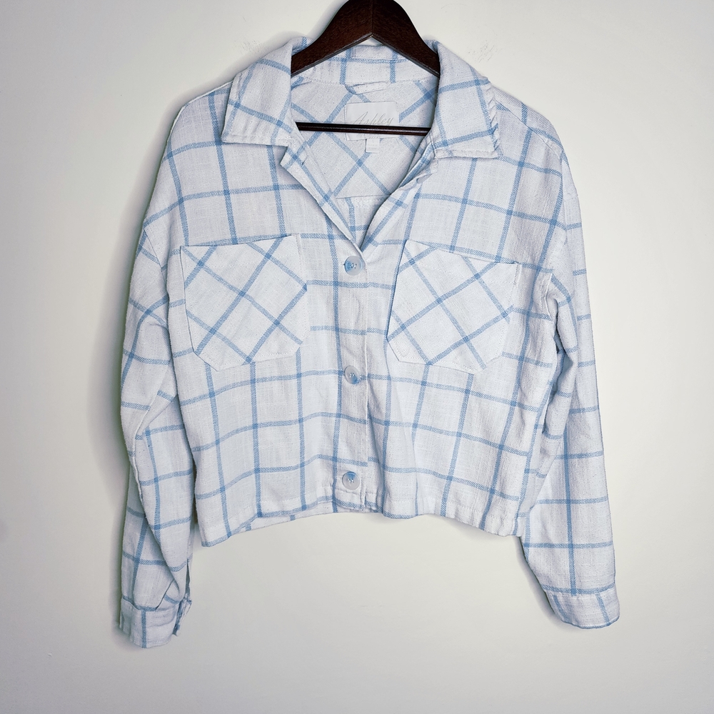 Ashley by 26 International Cropped White & Blue Plaid Button-Up Flannel Top Smal